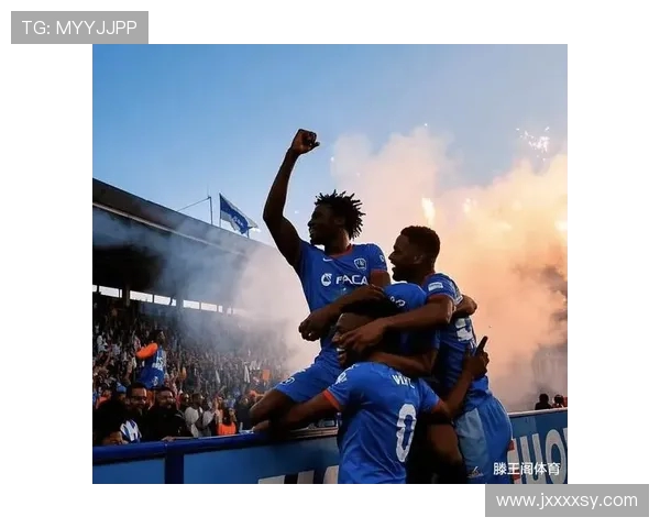 曼城强势出击迎战豪门对手,英超顶级对决引爆全场热血激情 曼城强势出击迎战豪门对手,英超顶级对决引爆全场热血激情