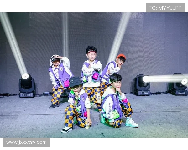 武汉街舞队荣登全国街舞排行榜第六名展现青春活力与团队精神