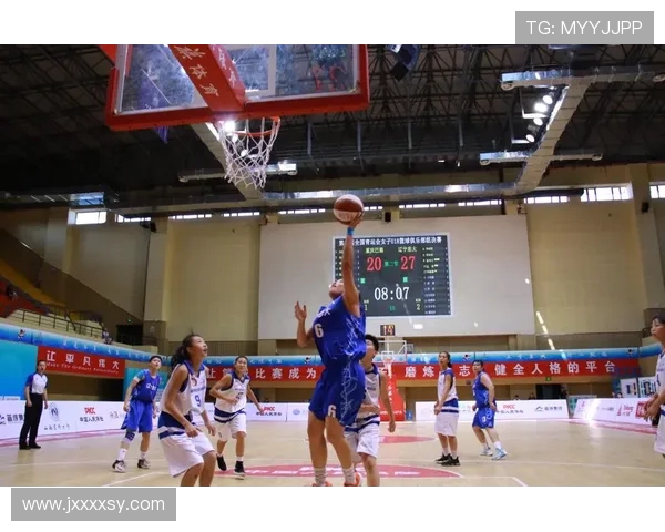 赛后分析北京篮球队与重庆篮球队的团队协作表现与战术探讨