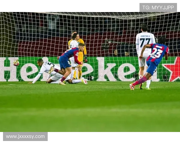 利云特与巴塞罗那精彩对决比分揭晓赛季最新战绩分析